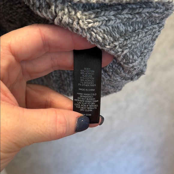 Cozy Gray Cable Knit Sweater - Picture 5 of 6